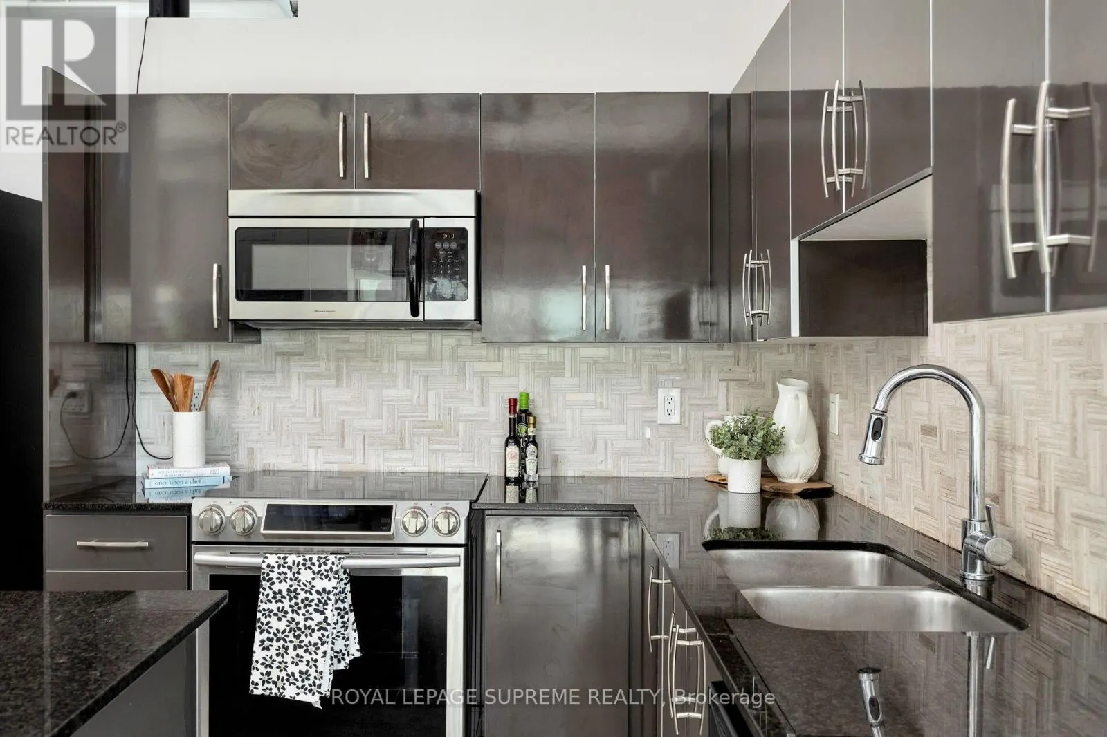 209 - 2 FIELDWAY ROAD