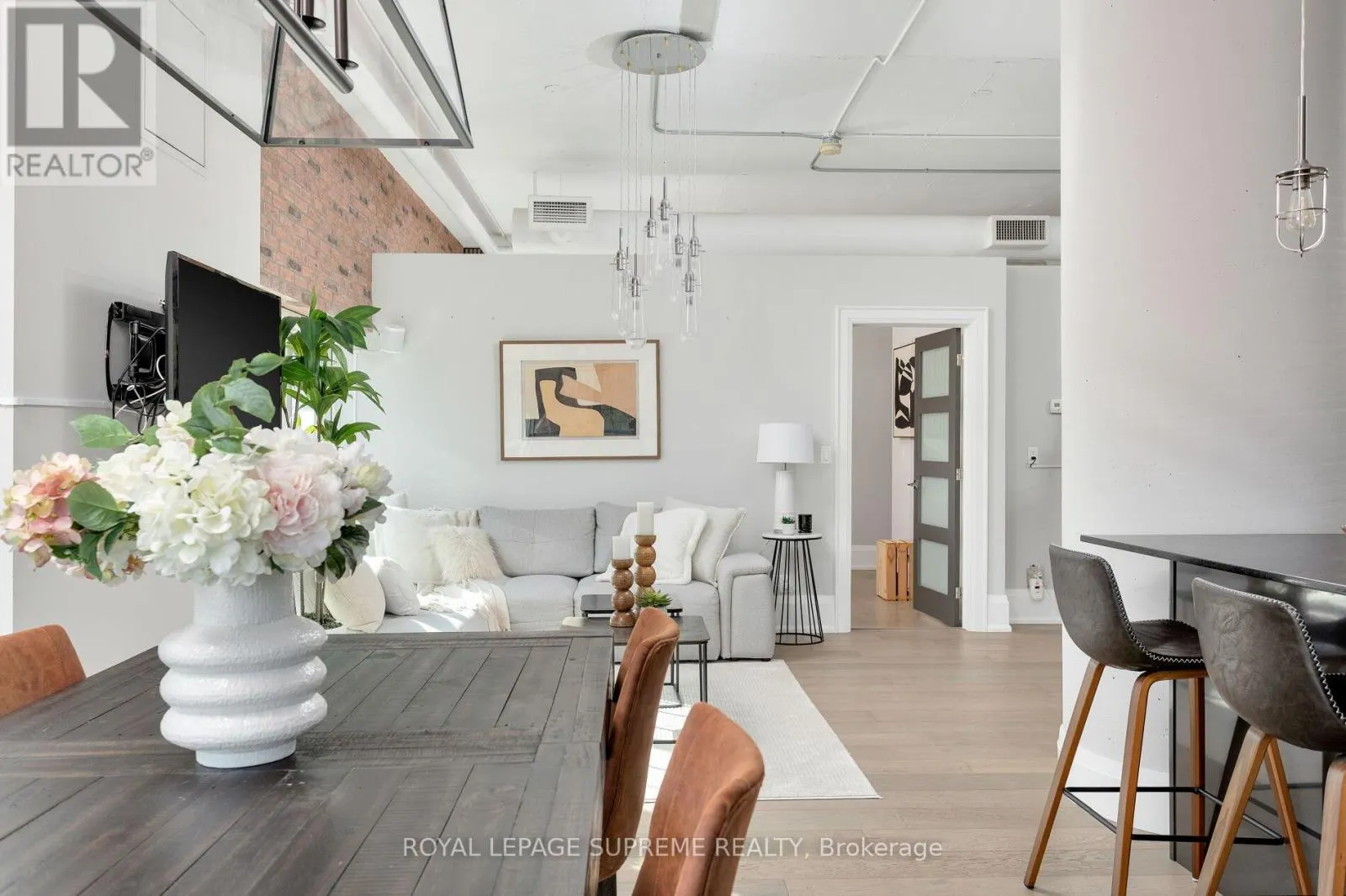 209 - 2 FIELDWAY ROAD