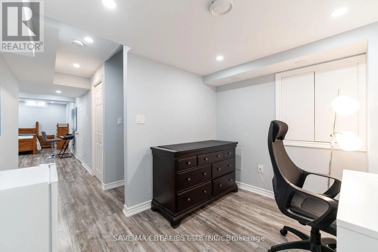 5549 KATY GATE