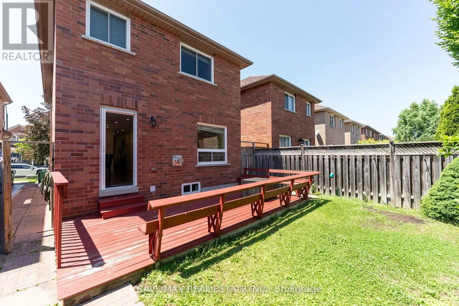 5549 KATY GATE