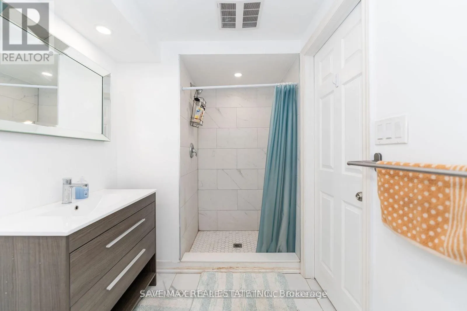 5549 KATY GATE