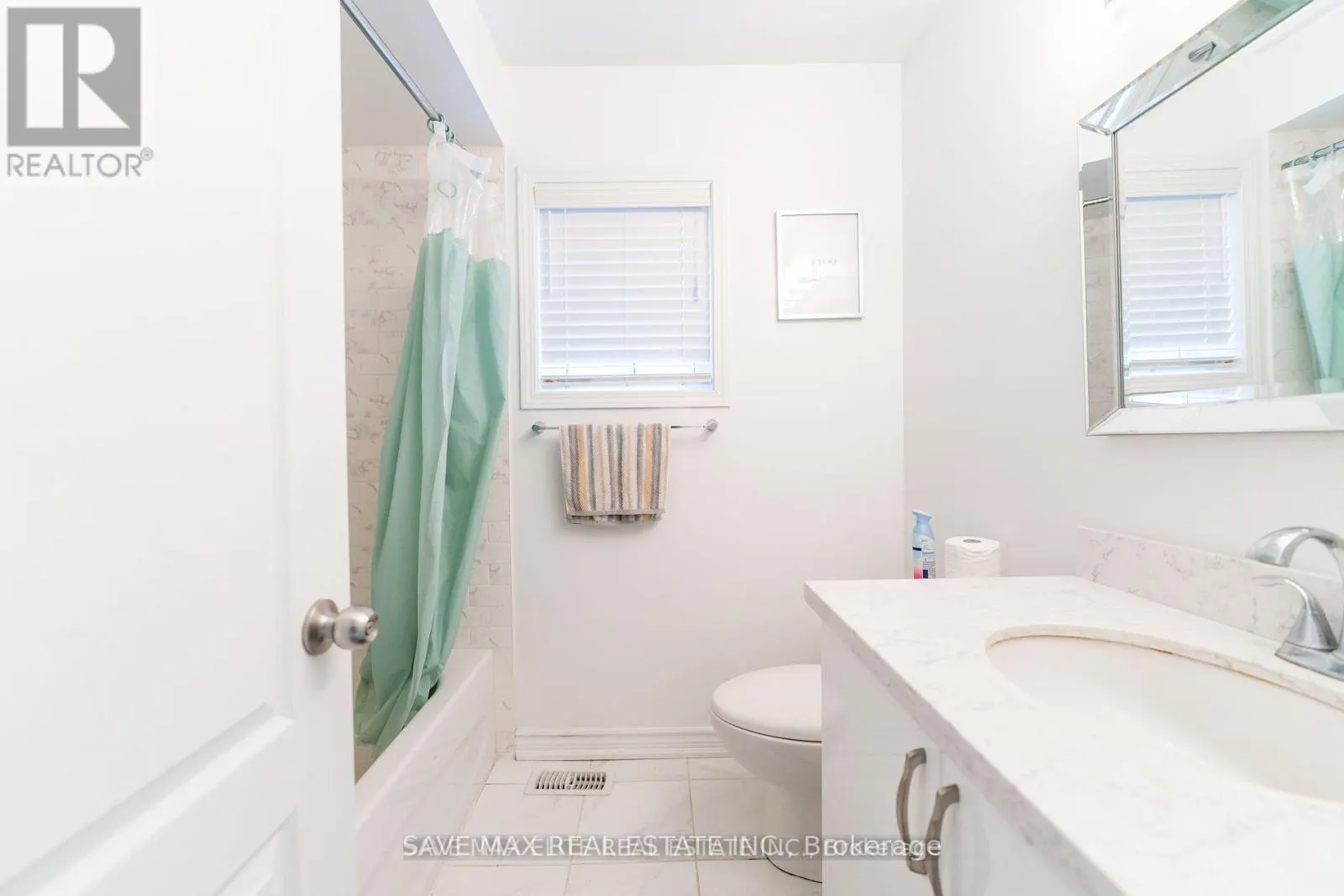 5549 KATY GATE