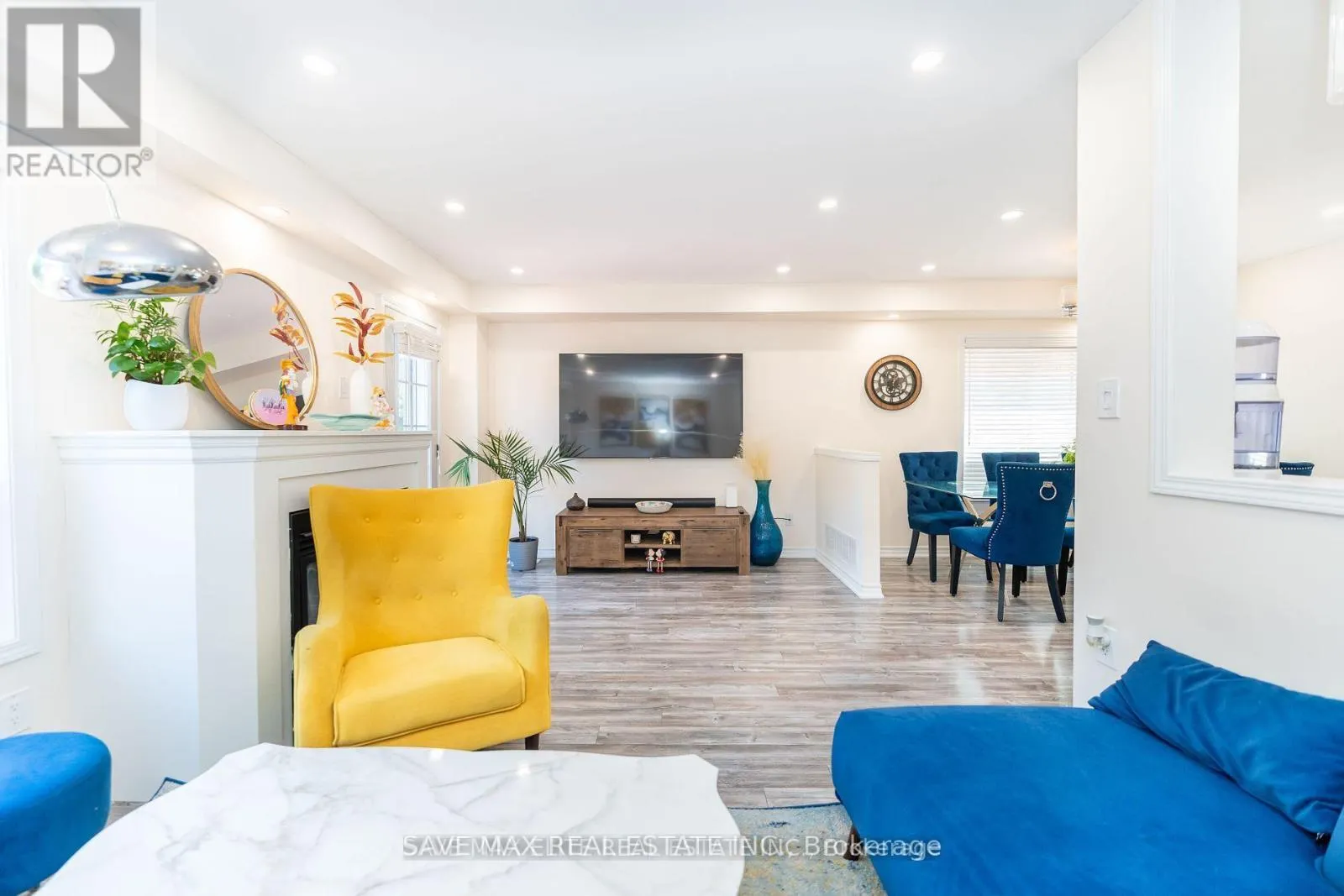 5549 KATY GATE