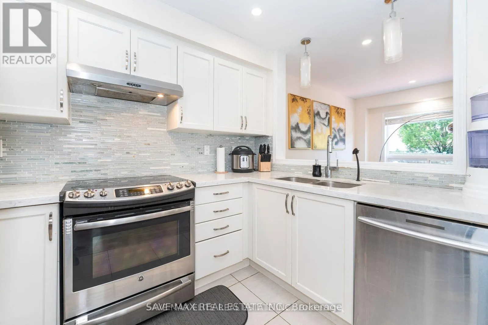 5549 KATY GATE