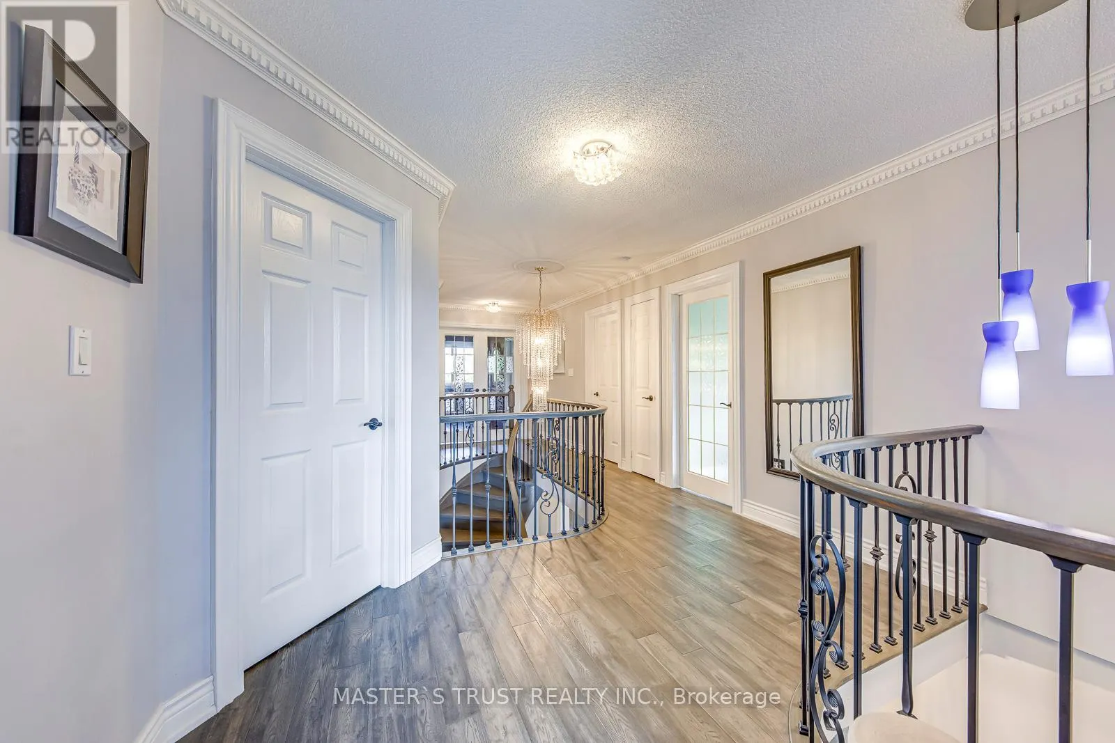 66 SNOW LEOPARD COURT
