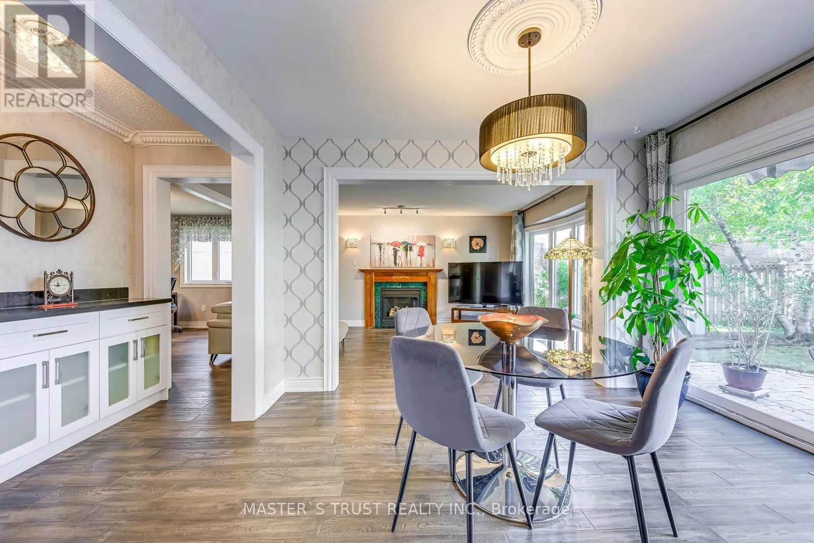 66 SNOW LEOPARD COURT