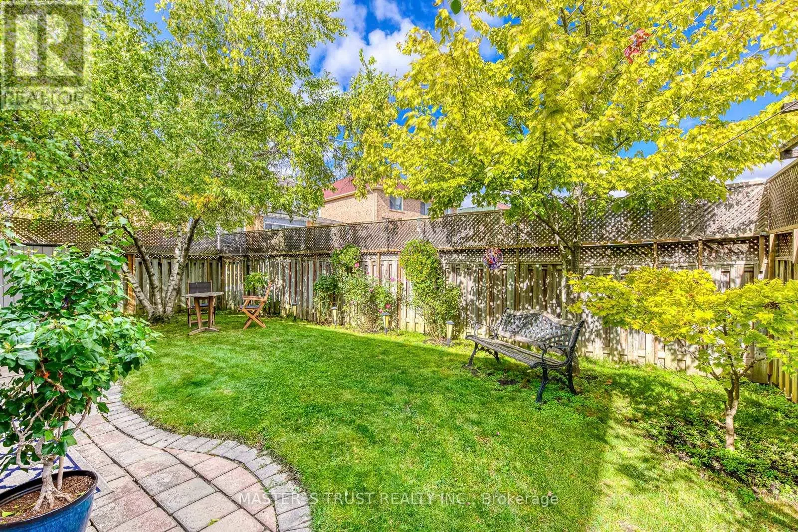 66 SNOW LEOPARD COURT