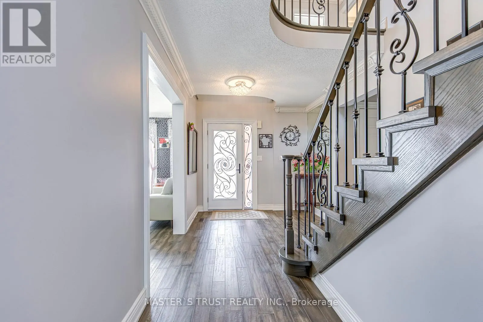 66 SNOW LEOPARD COURT