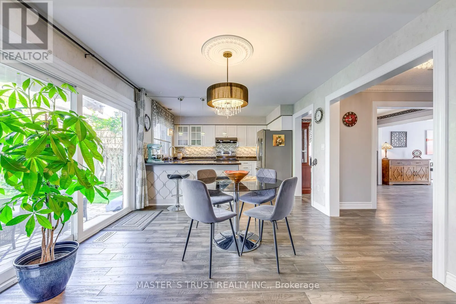 66 SNOW LEOPARD COURT