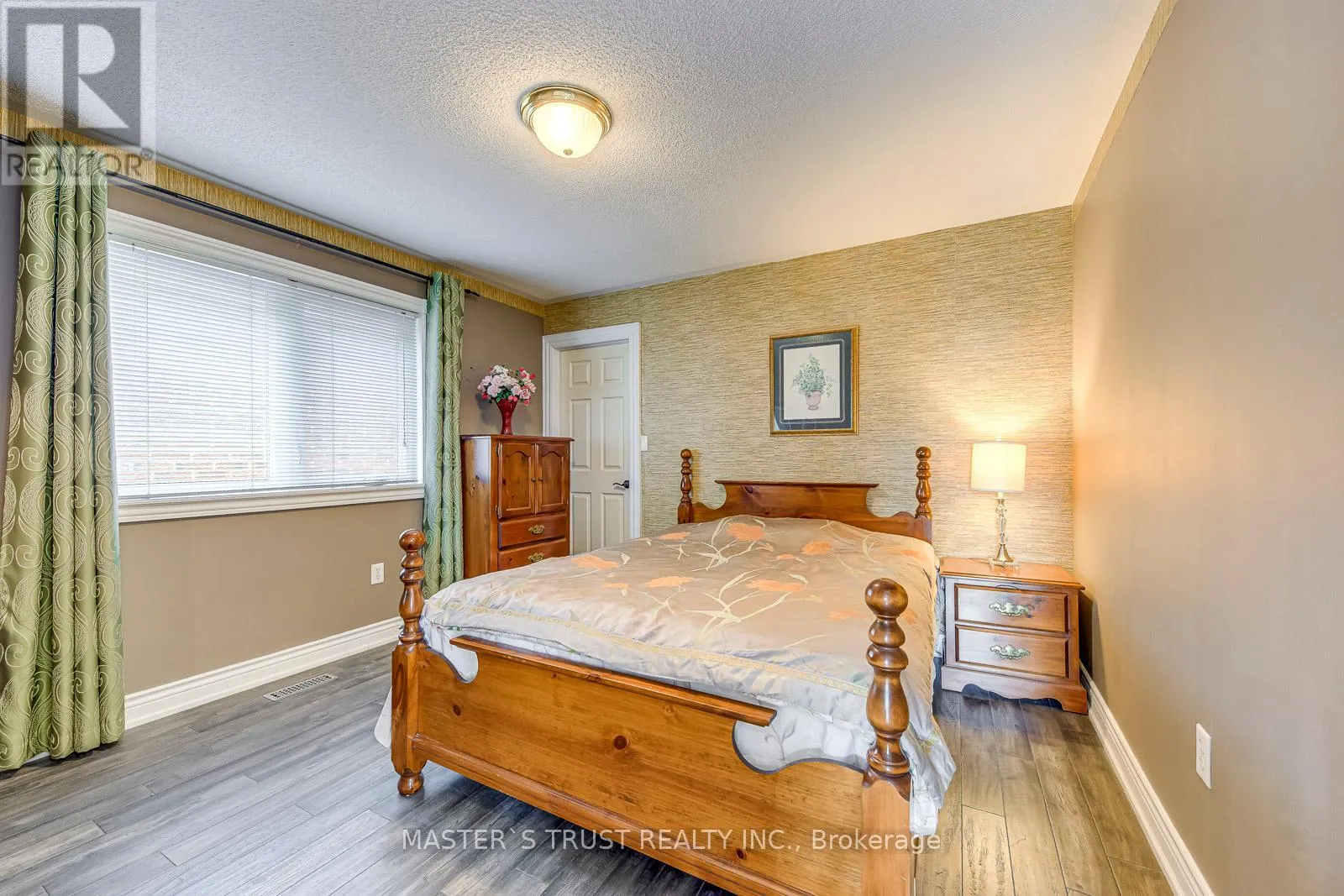 66 SNOW LEOPARD COURT