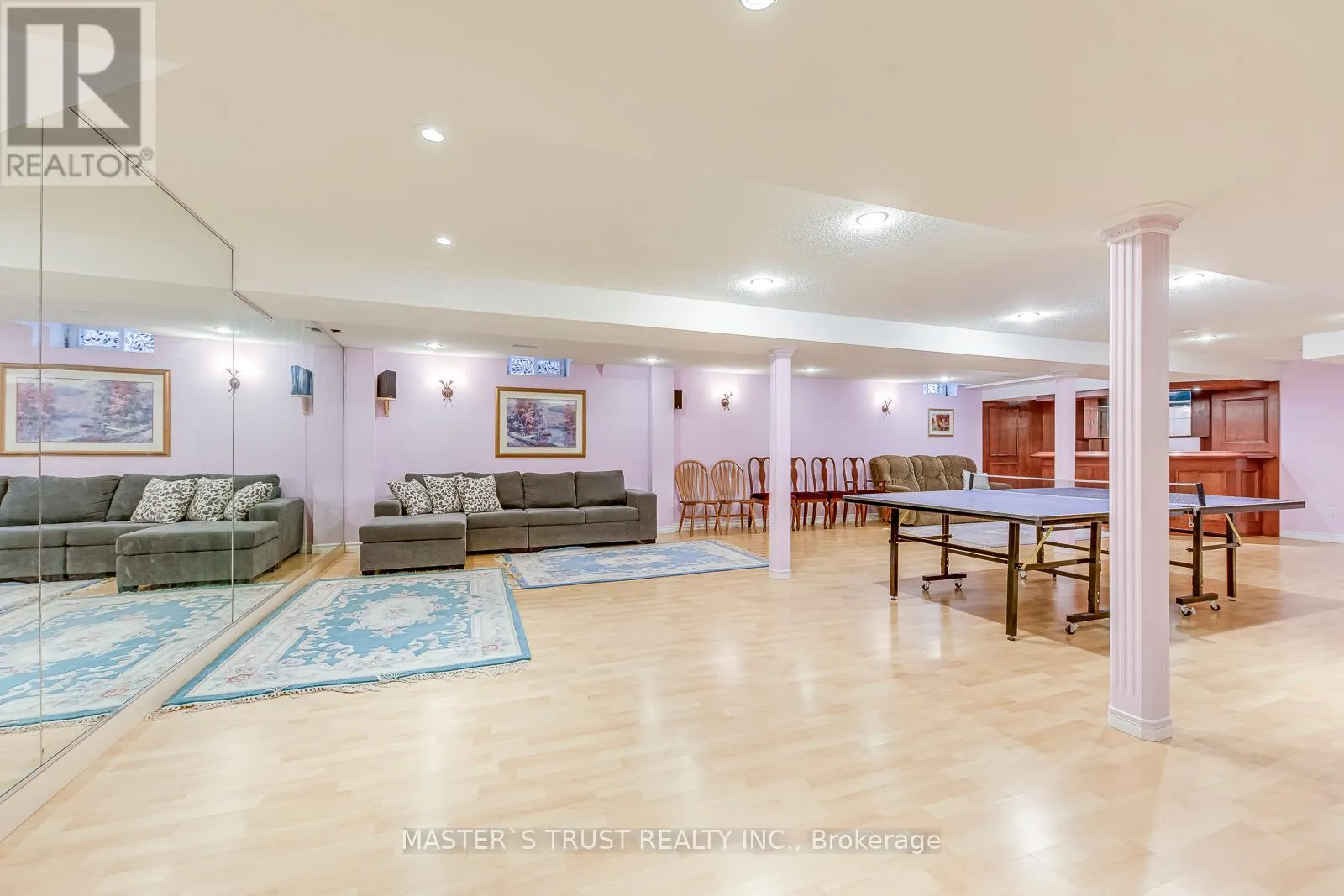 66 SNOW LEOPARD COURT