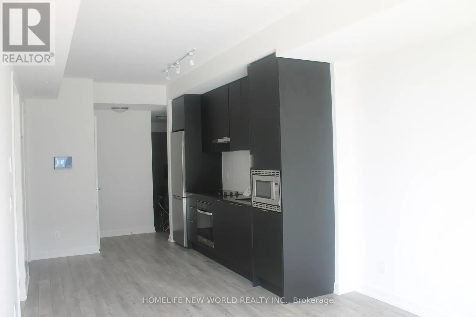 1611 - 3079 TRAFALGAR ROAD