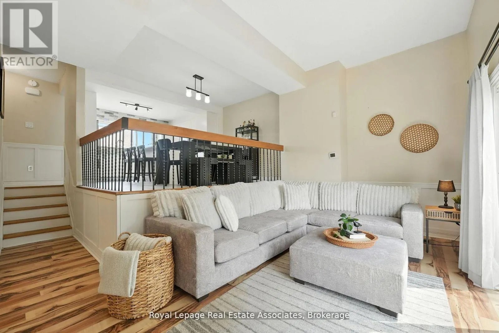 69 - 400 BLOOR STREET
