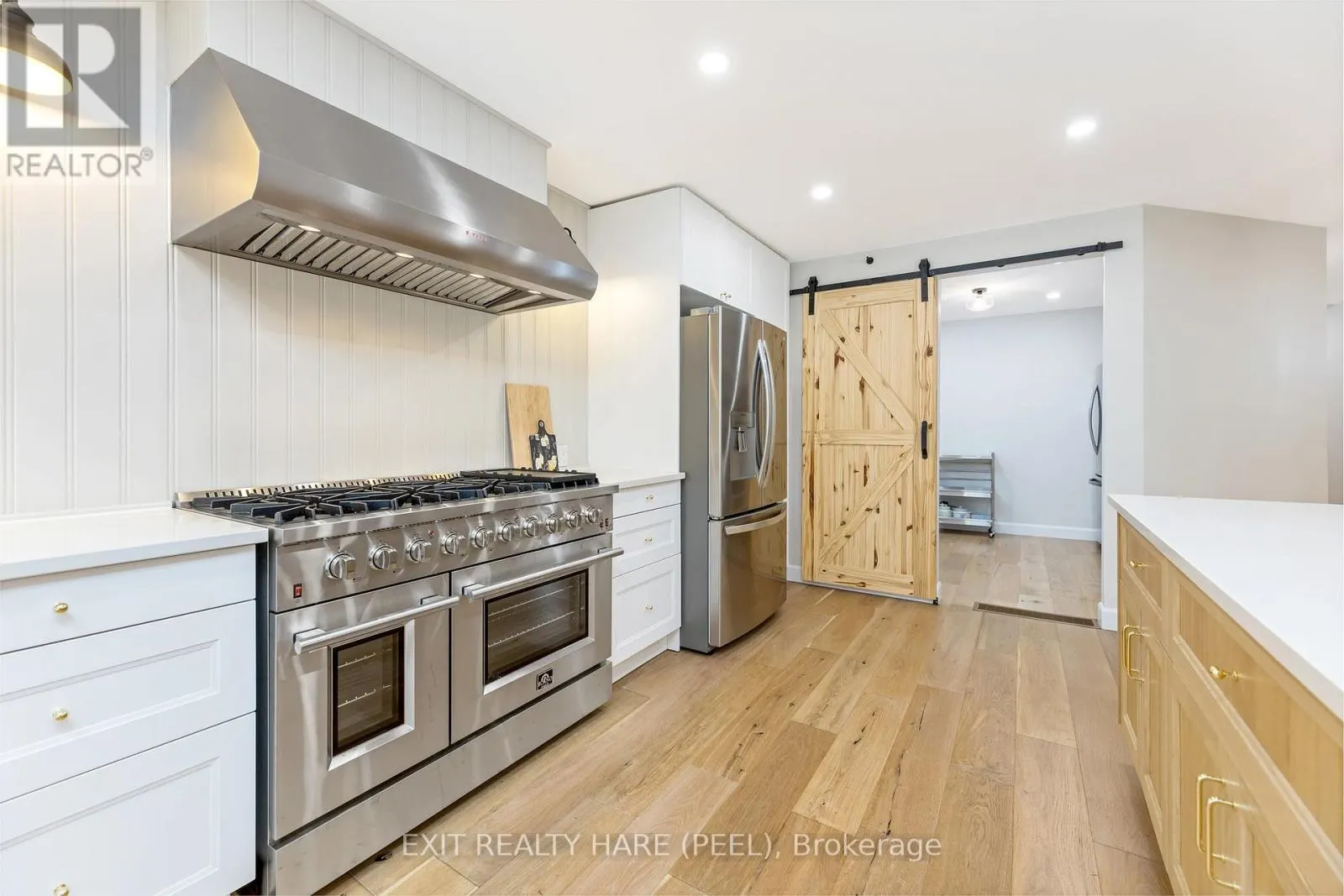 6 STONEGATE DRIVE