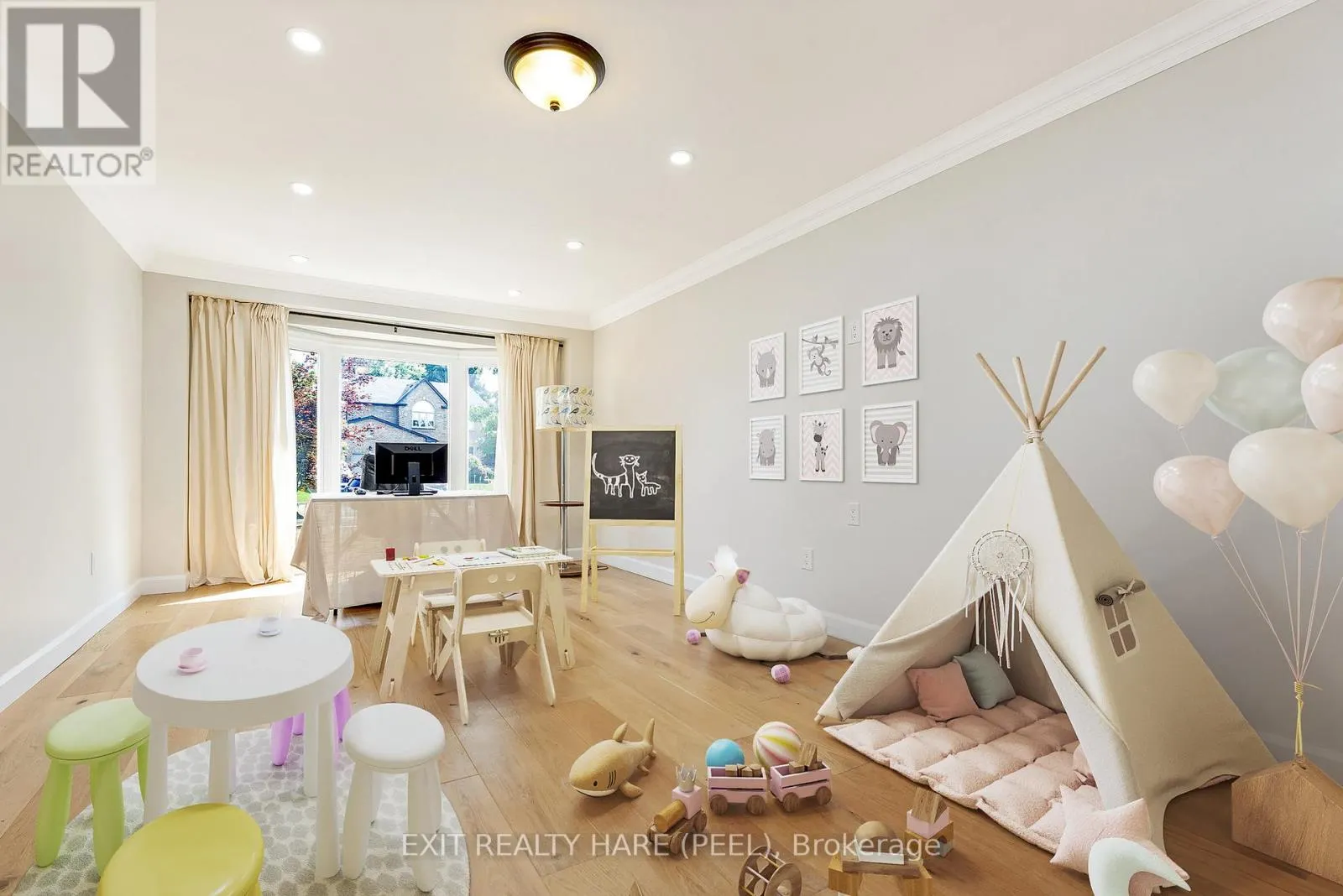 6 STONEGATE DRIVE