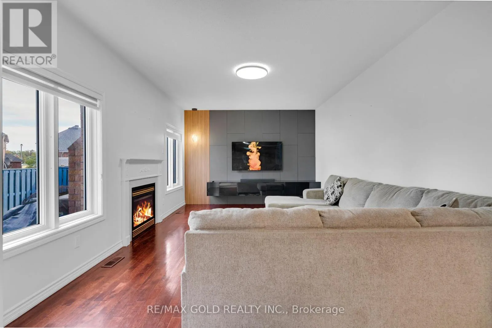 39 DARREN ROAD