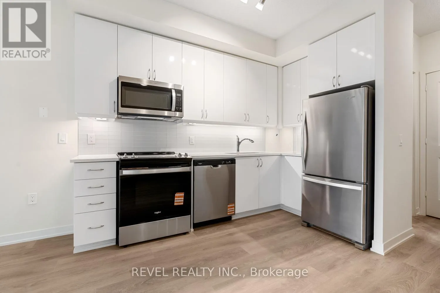 512 - 38 ANNIE CRAIG DRIVE