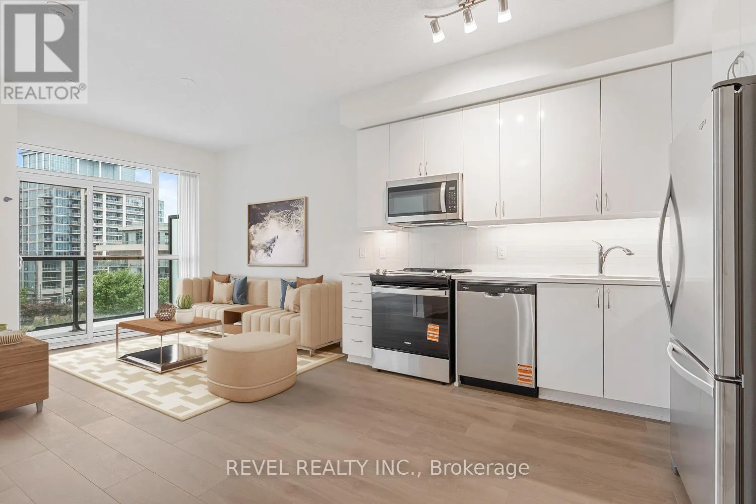 512 - 38 ANNIE CRAIG DRIVE