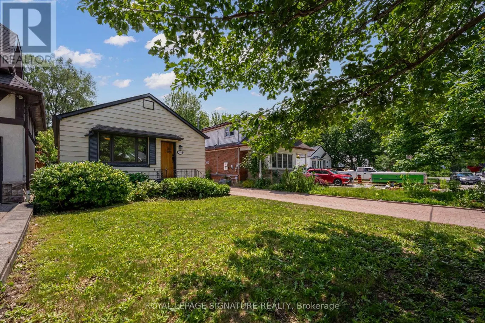 33 ASH CRESCENT