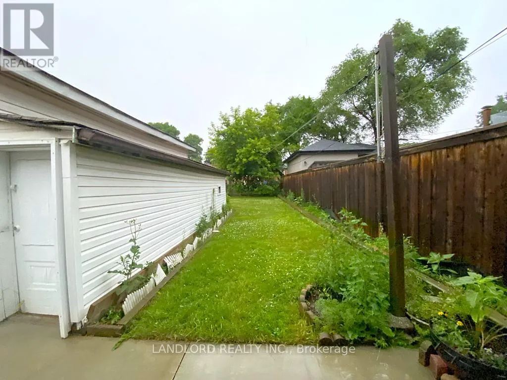 LOWER - 92 HOLWOOD AVENUE