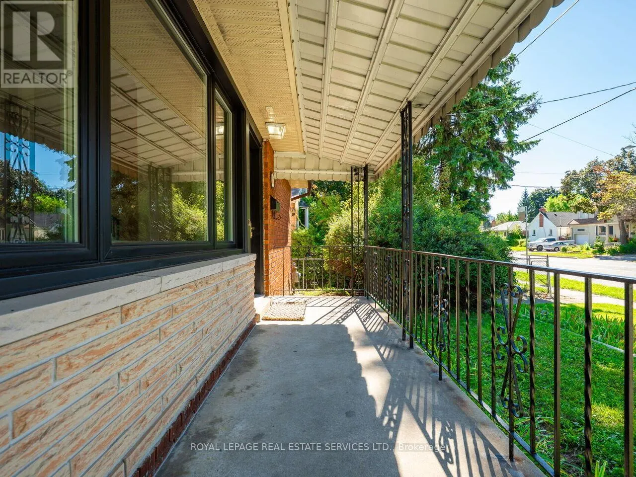 1037 KIPLING AVENUE