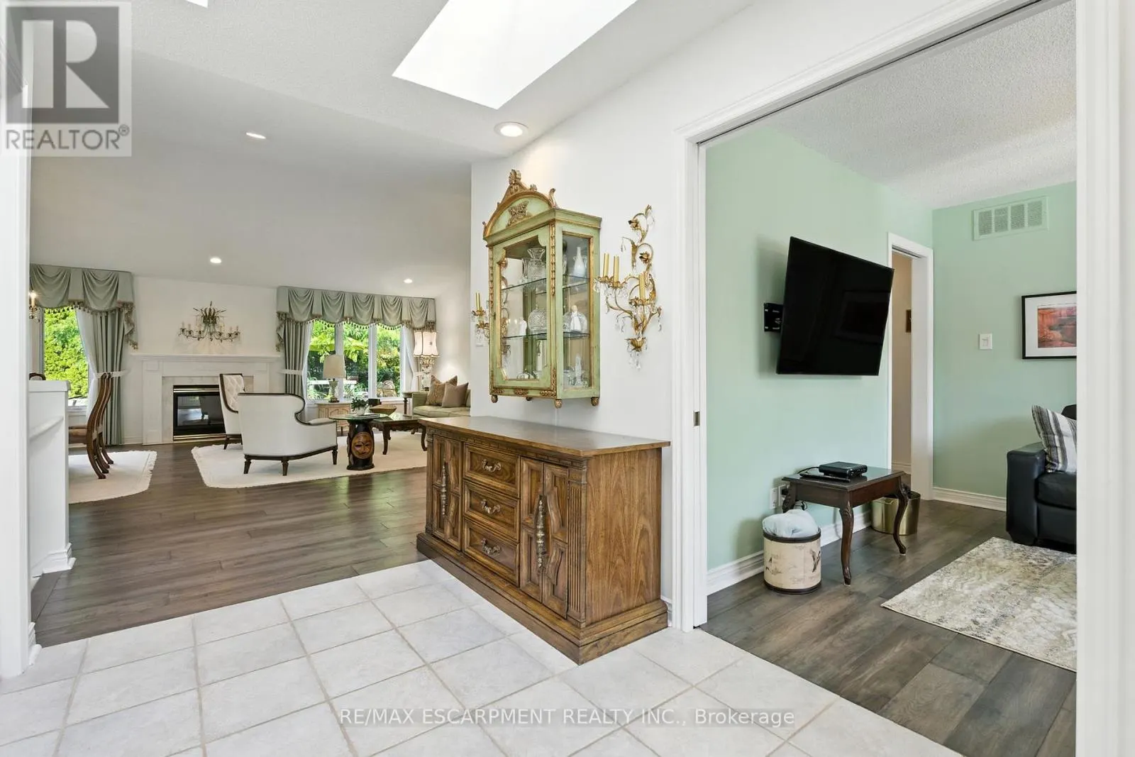 1104 CROFTON WAY