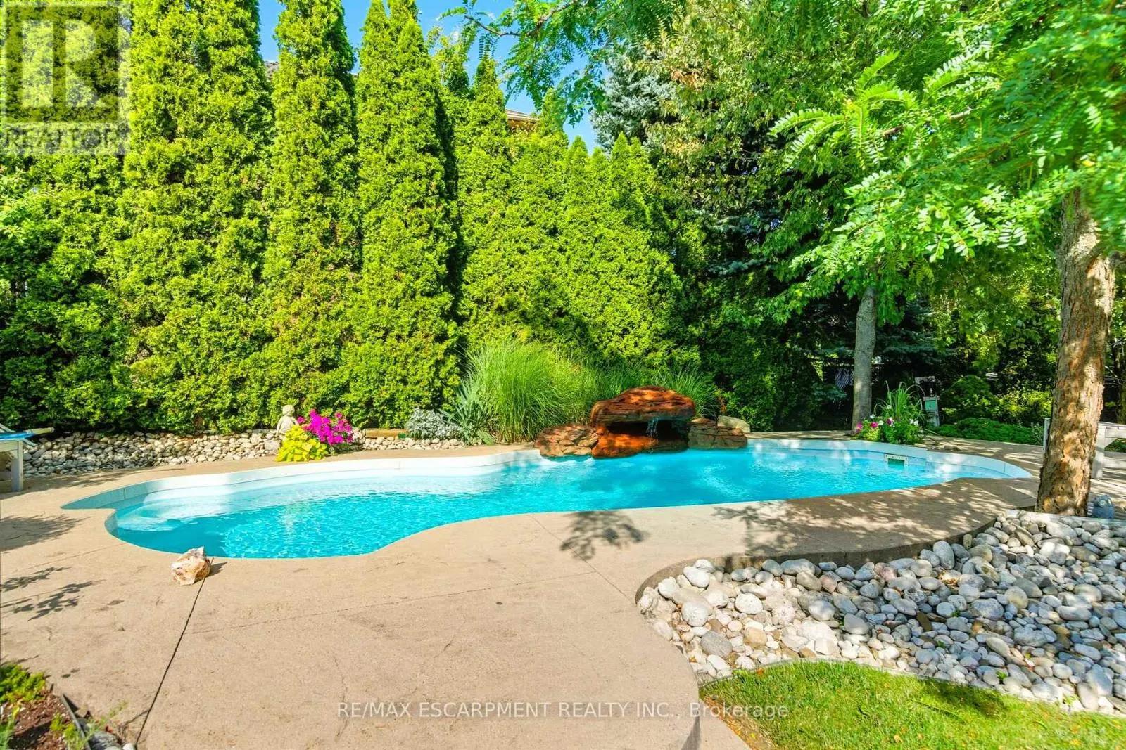 1104 CROFTON WAY