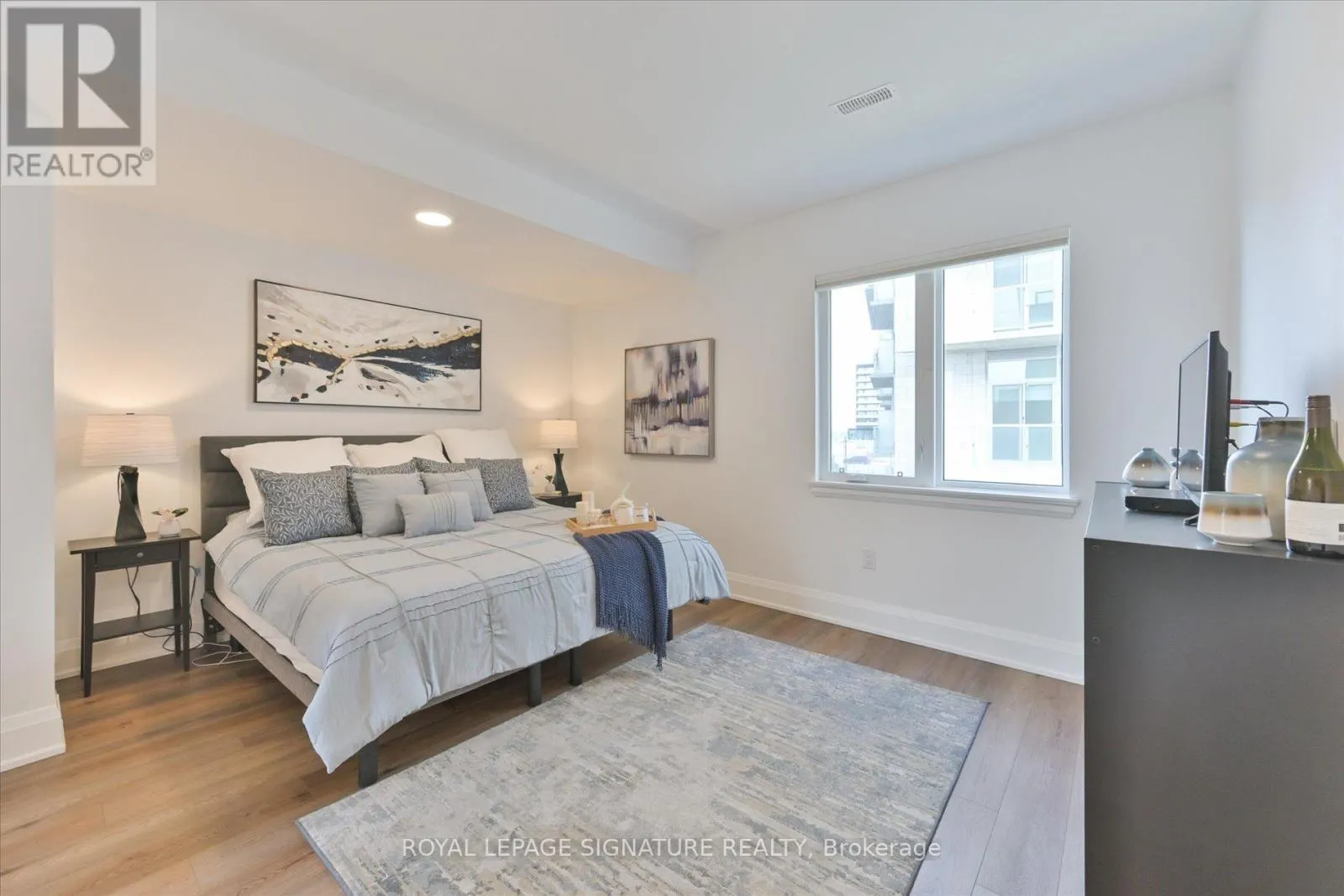 1 - 115 HIGH STREET W