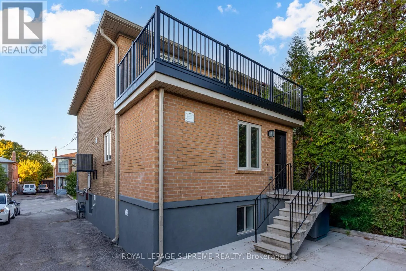 83 CLAIRTON CRESCENT