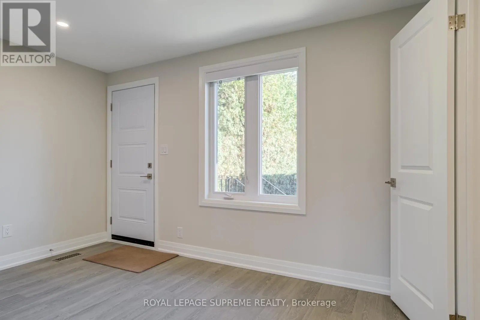 83 CLAIRTON CRESCENT