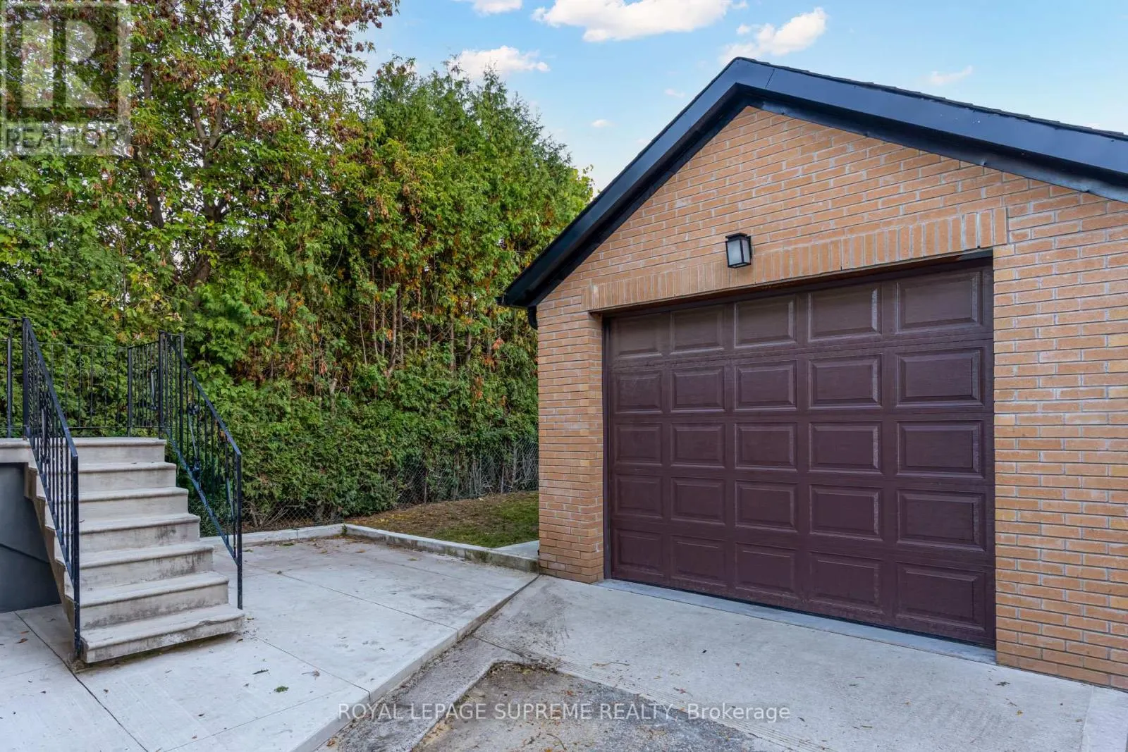 83 CLAIRTON CRESCENT