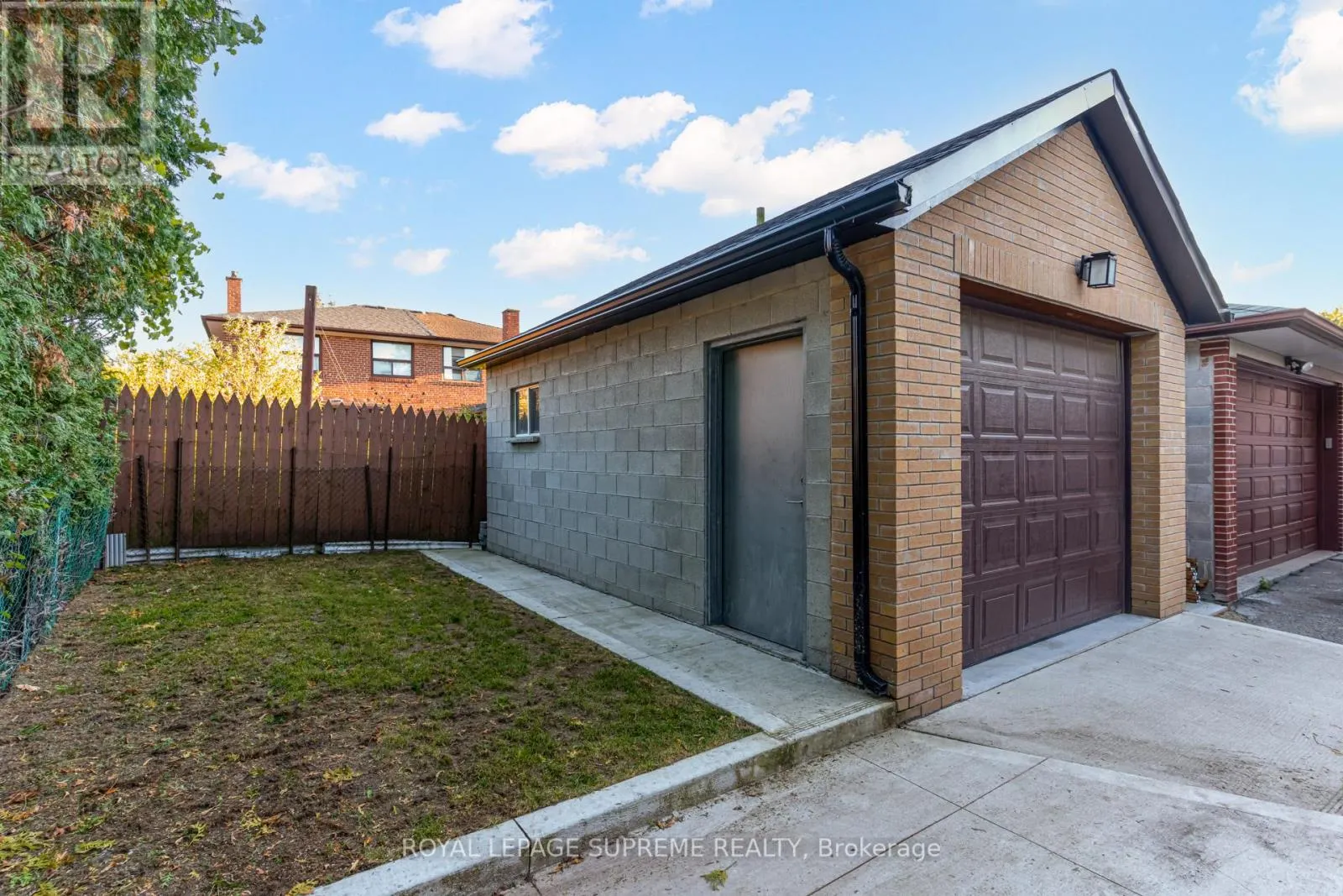 83 CLAIRTON CRESCENT