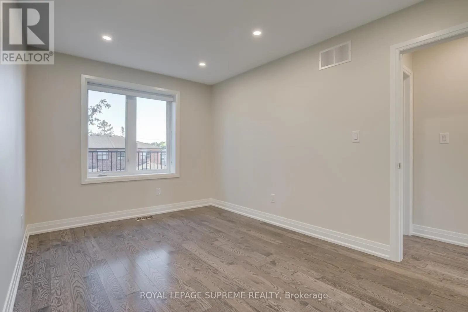 83 CLAIRTON CRESCENT