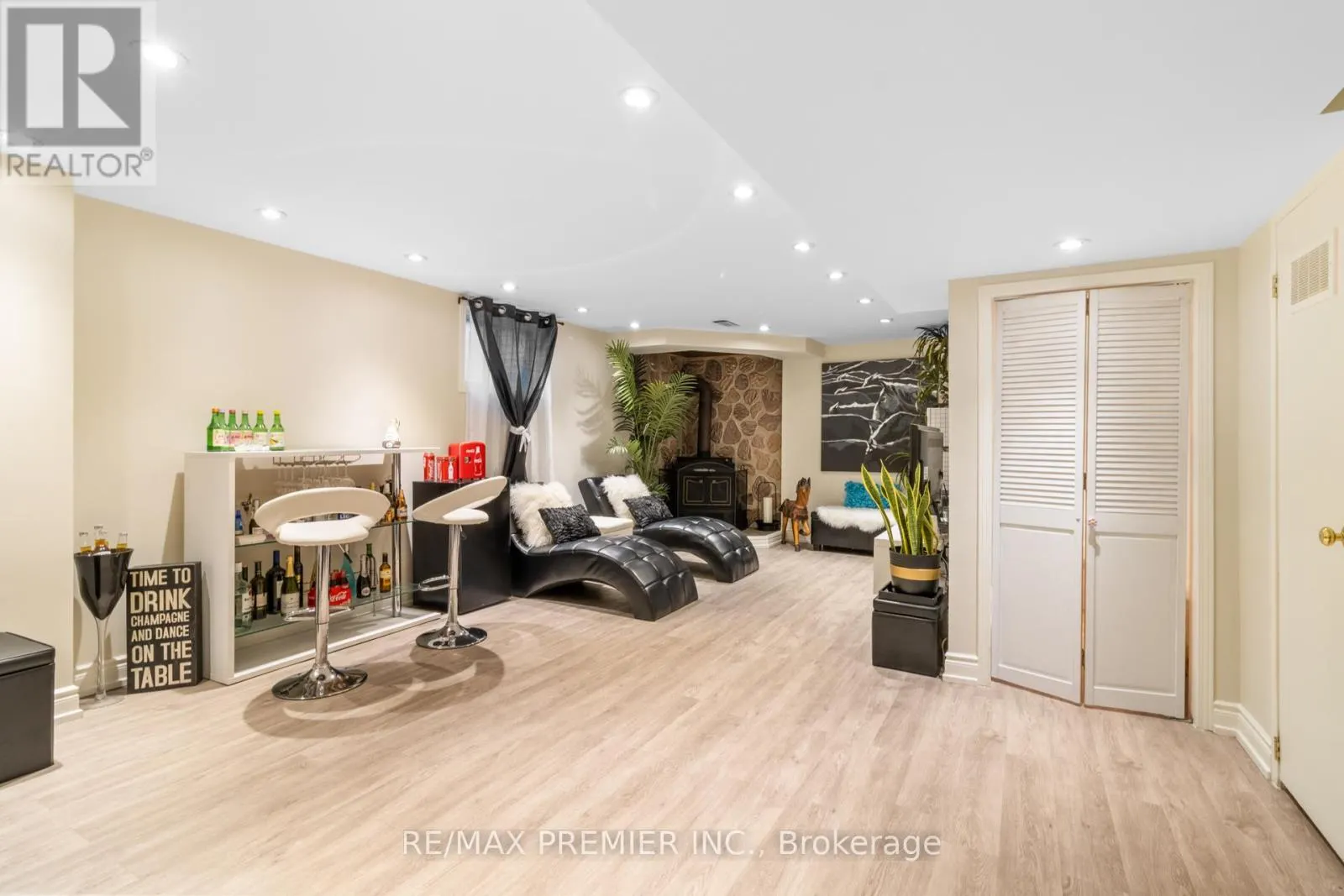 26 ECCLESTONE DRIVE