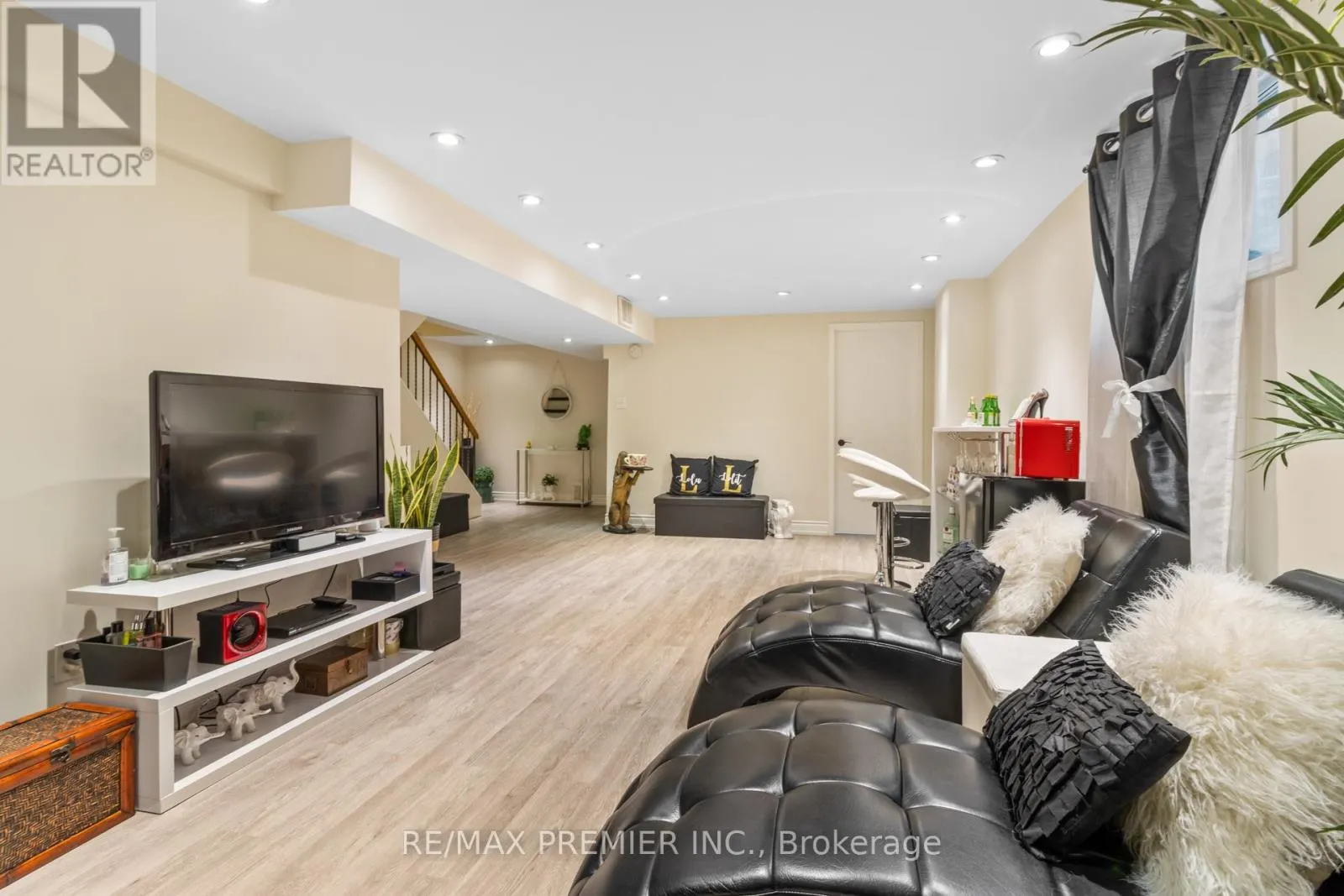 26 ECCLESTONE DRIVE