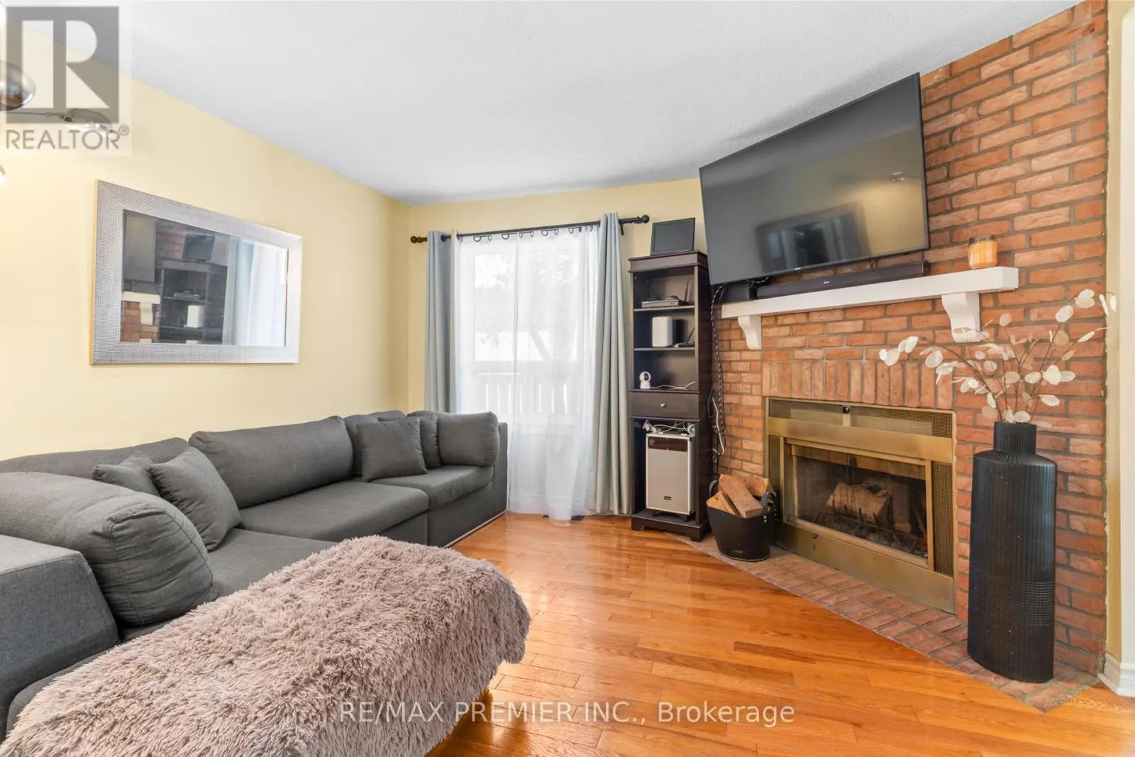 26 ECCLESTONE DRIVE