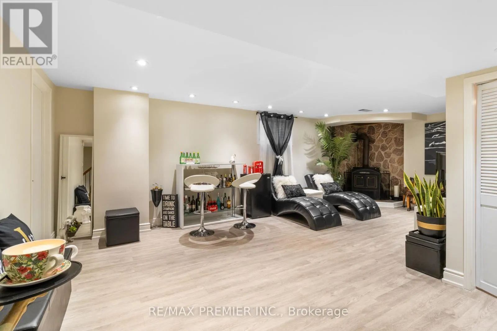 26 ECCLESTONE DRIVE