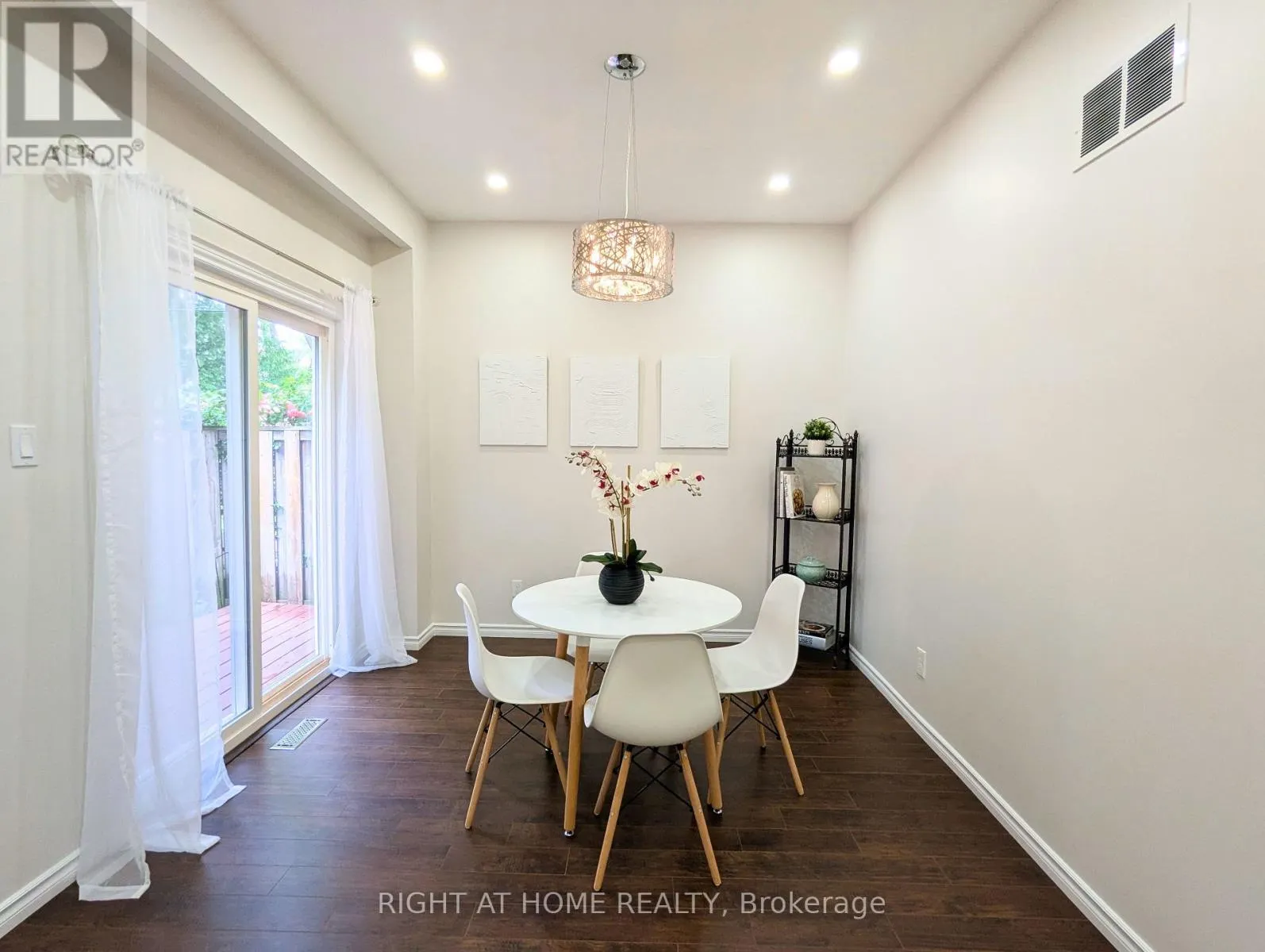 2599 INLAKE COURT