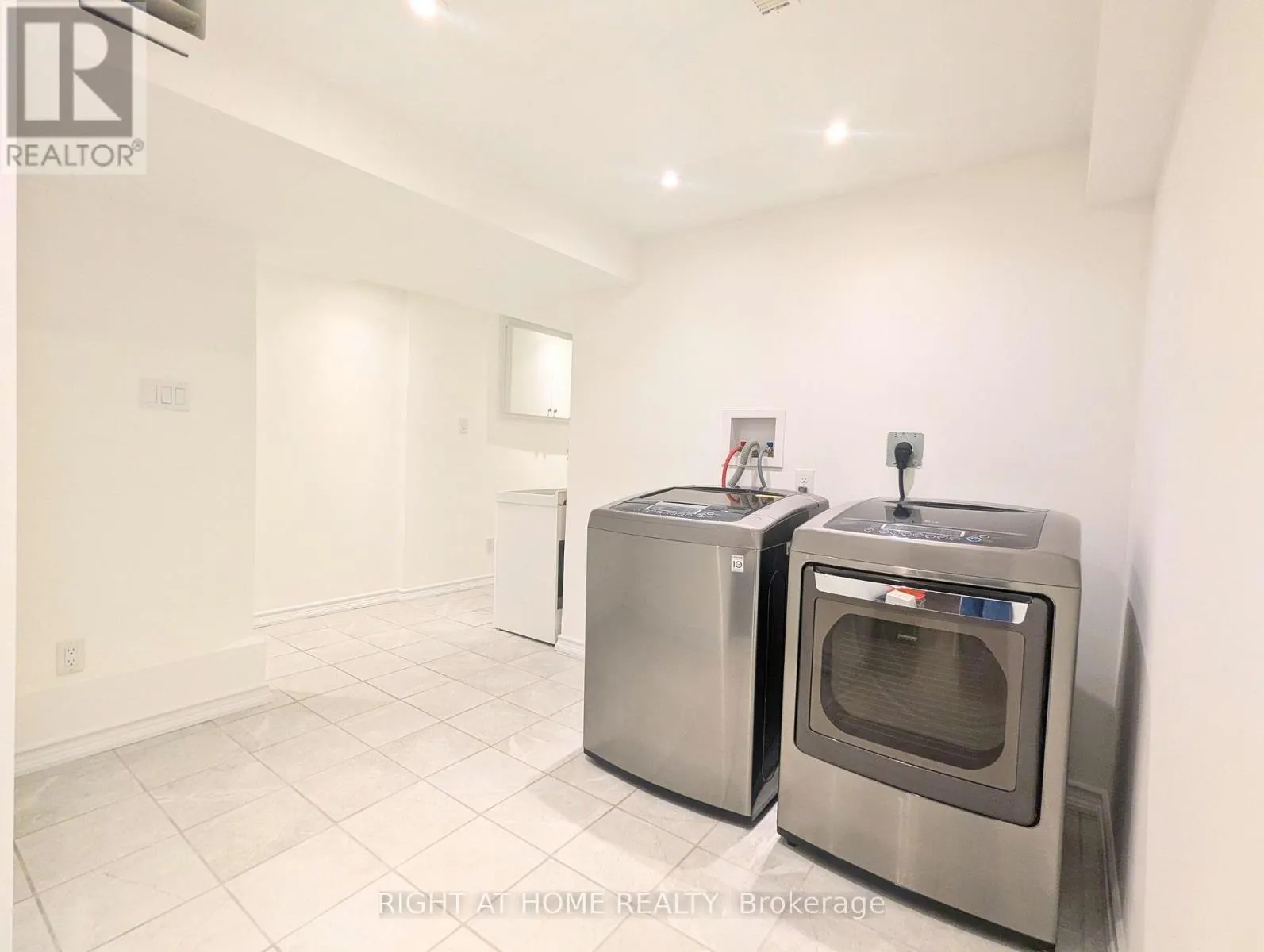 2599 INLAKE COURT