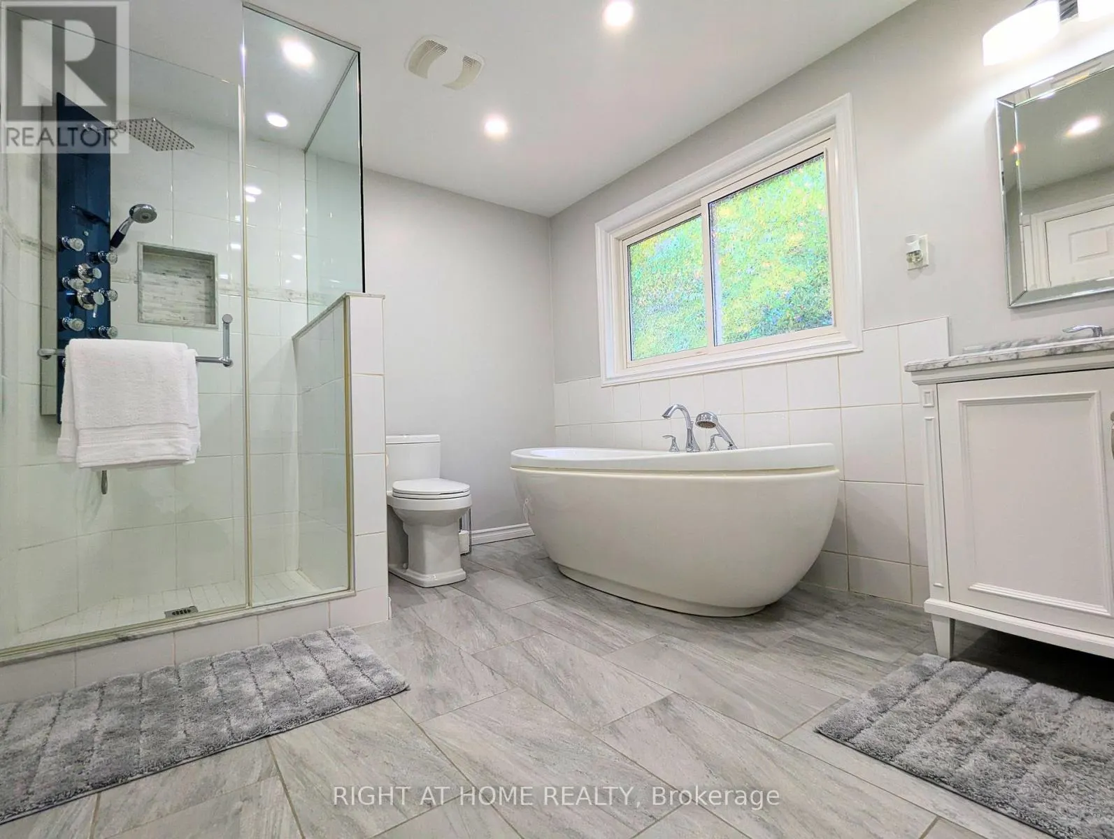 2599 INLAKE COURT
