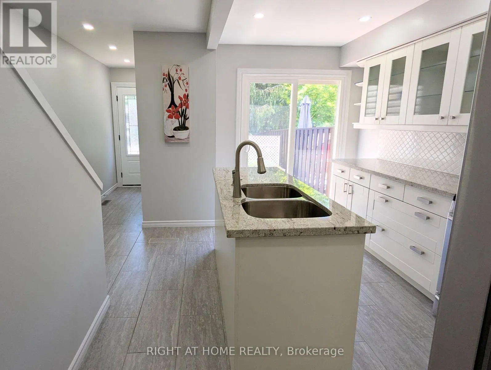 2599 INLAKE COURT