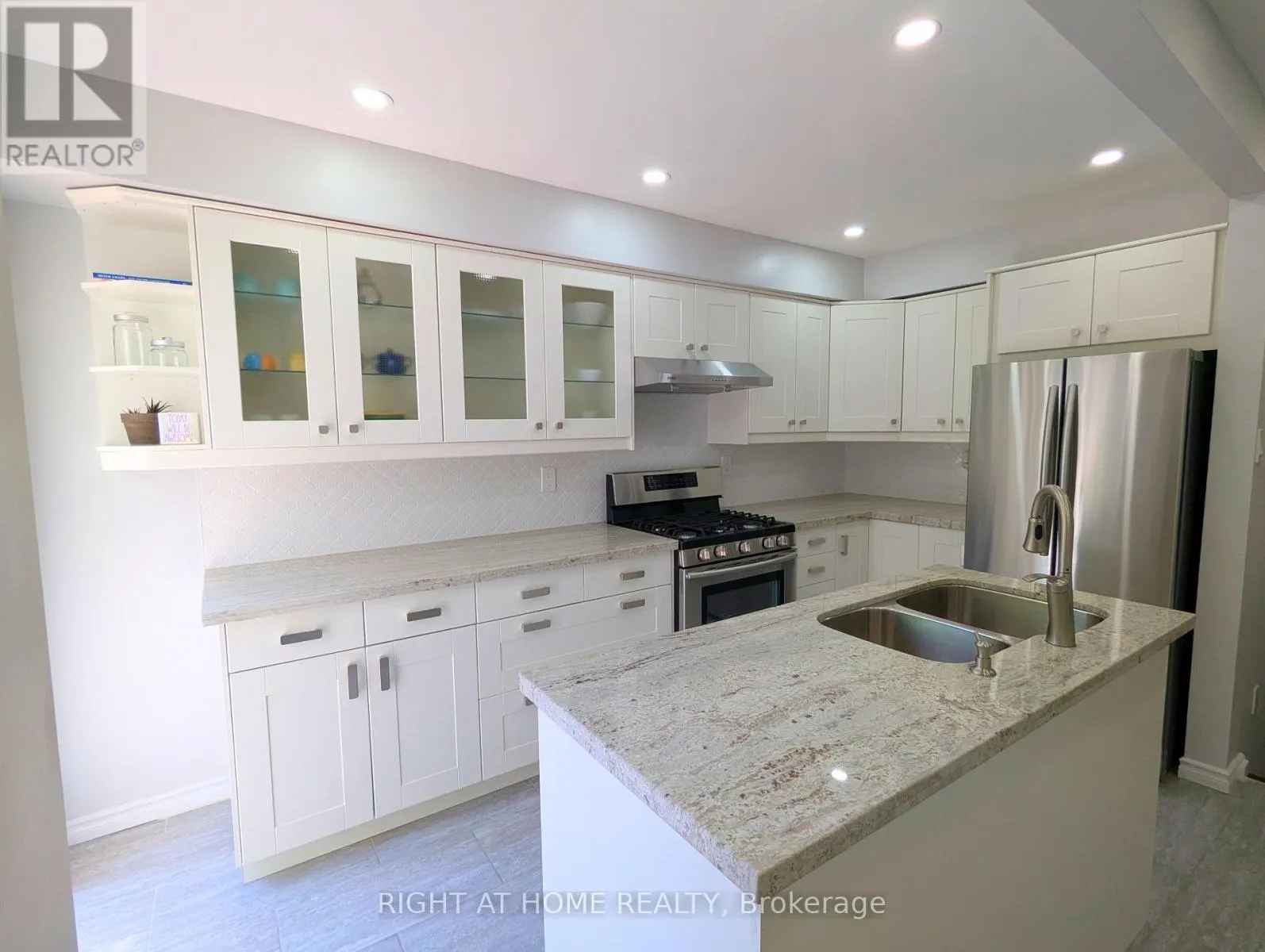 2599 INLAKE COURT