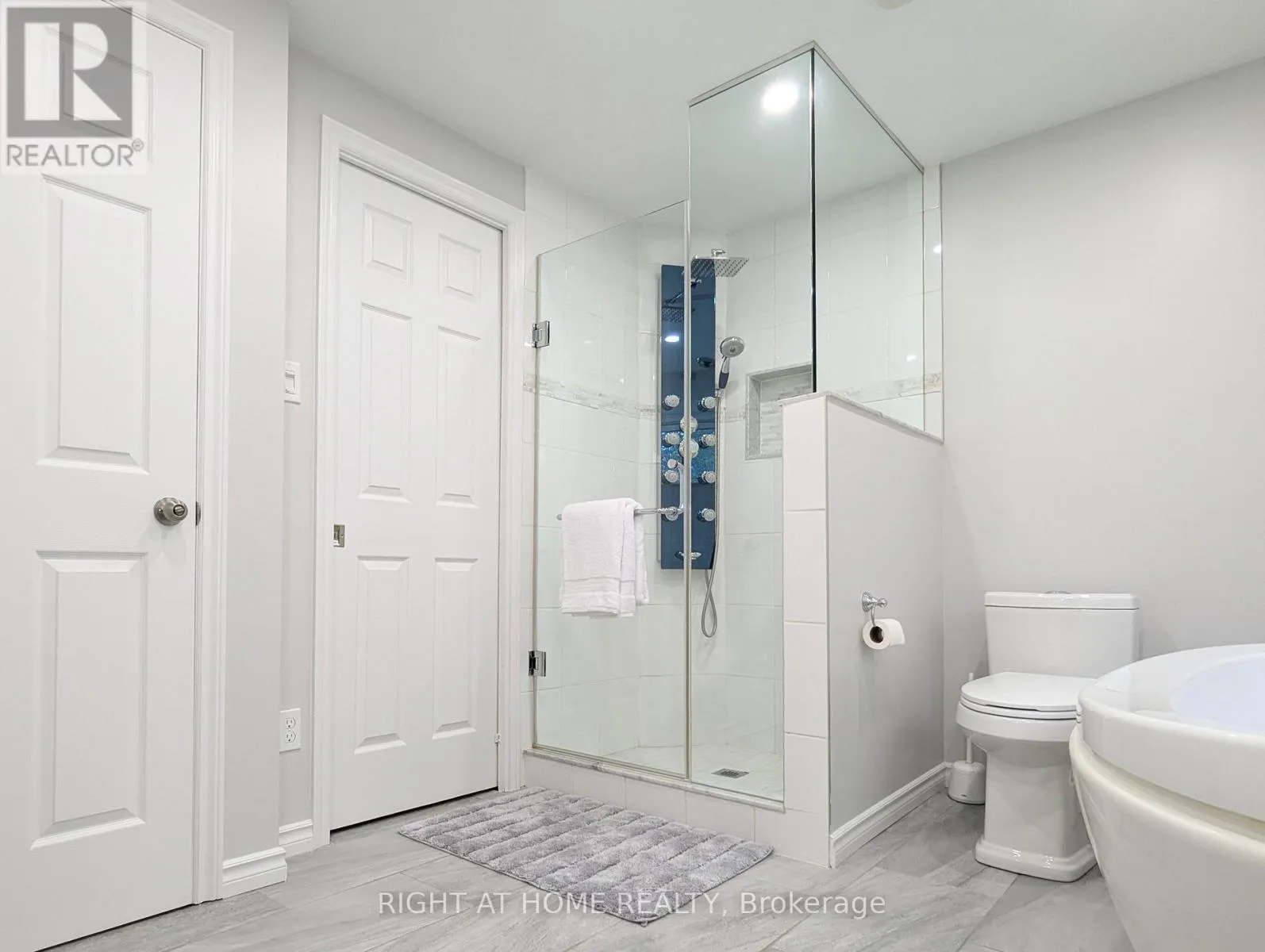 2599 INLAKE COURT