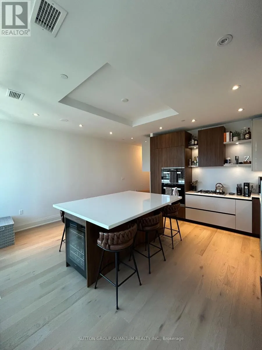 504 - 55 PORT STREET E