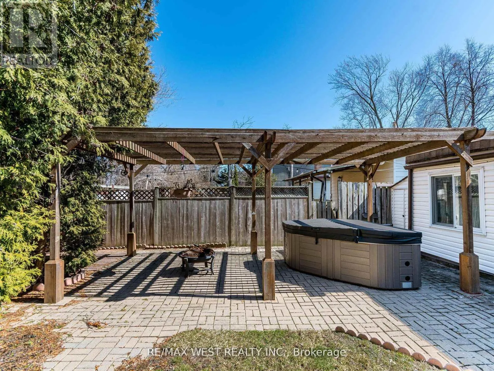 76 LABURNHAM AVENUE