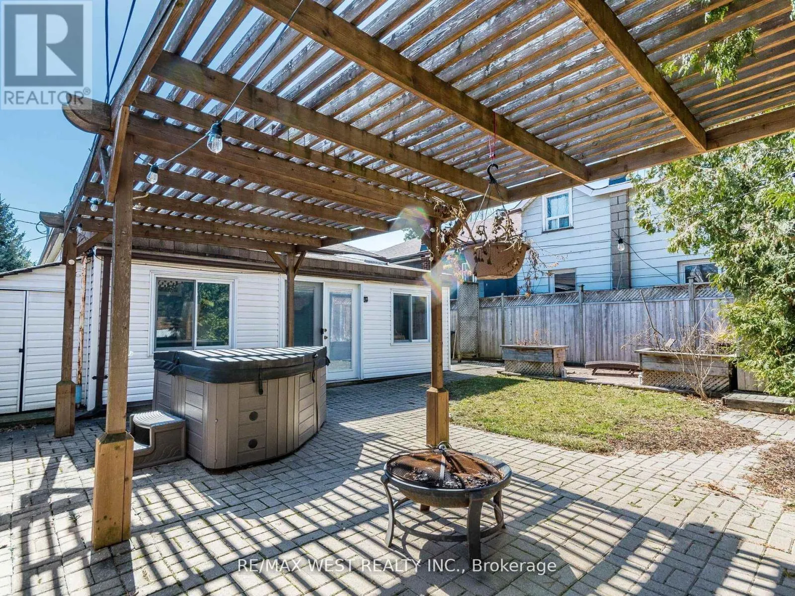 76 LABURNHAM AVENUE