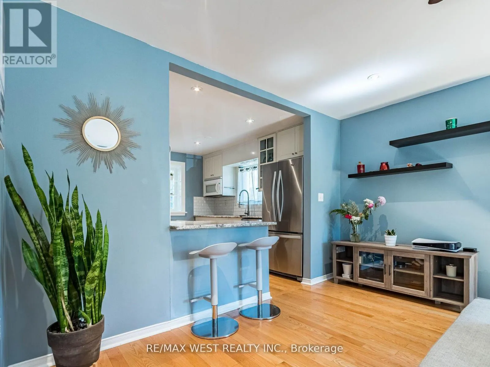 76 LABURNHAM AVENUE
