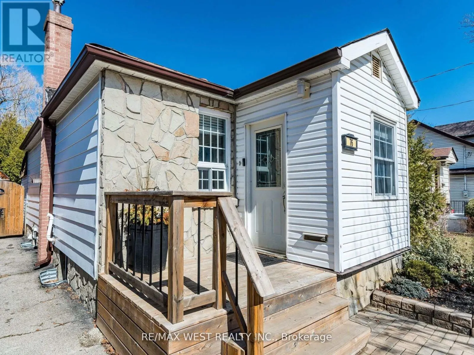 76 LABURNHAM AVENUE