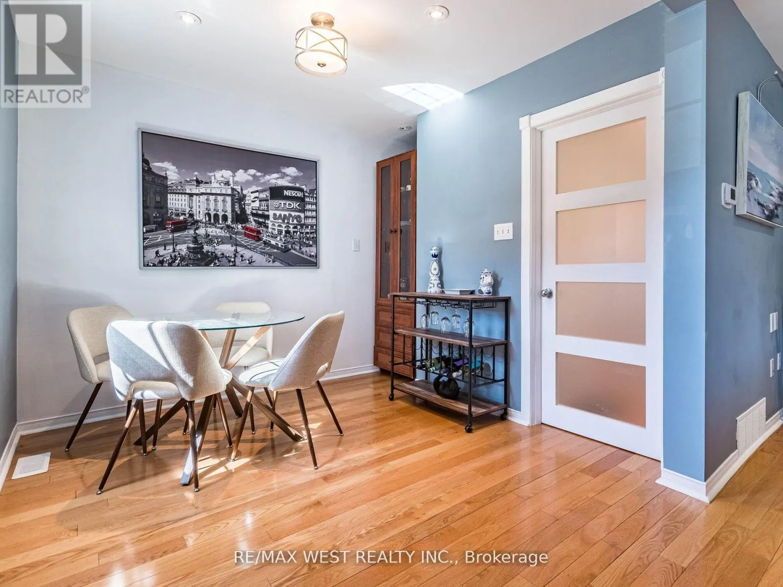 76 LABURNHAM AVENUE