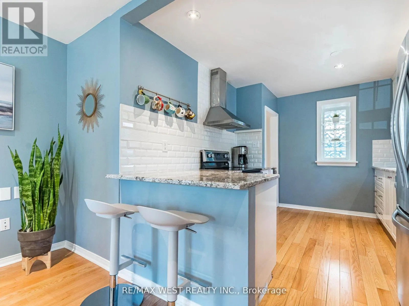 76 LABURNHAM AVENUE